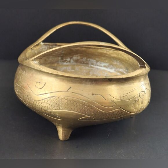 Vintage bronze Chinese gilt footed bowl with handles - Picture 2 of 8